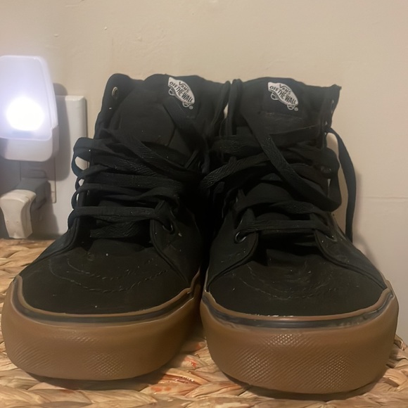 VANS - Picture 2 of 4